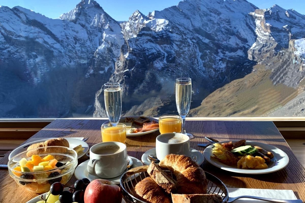 9D7N SWISS INDULGENCE photo 4176